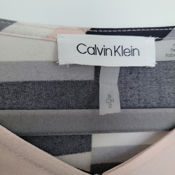 Calvin Klein Top - Picture 3 of 3